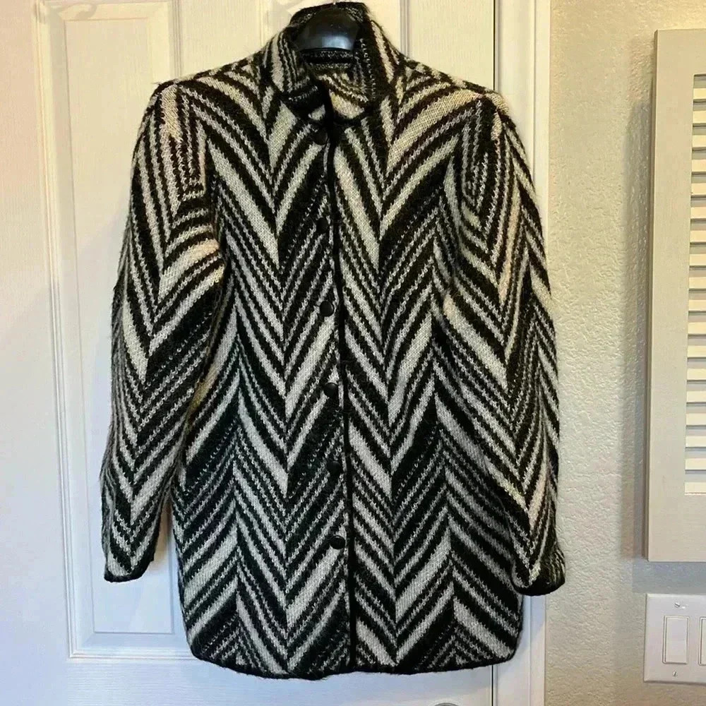 Alpaca Vintage Black and White Chevron Sweater